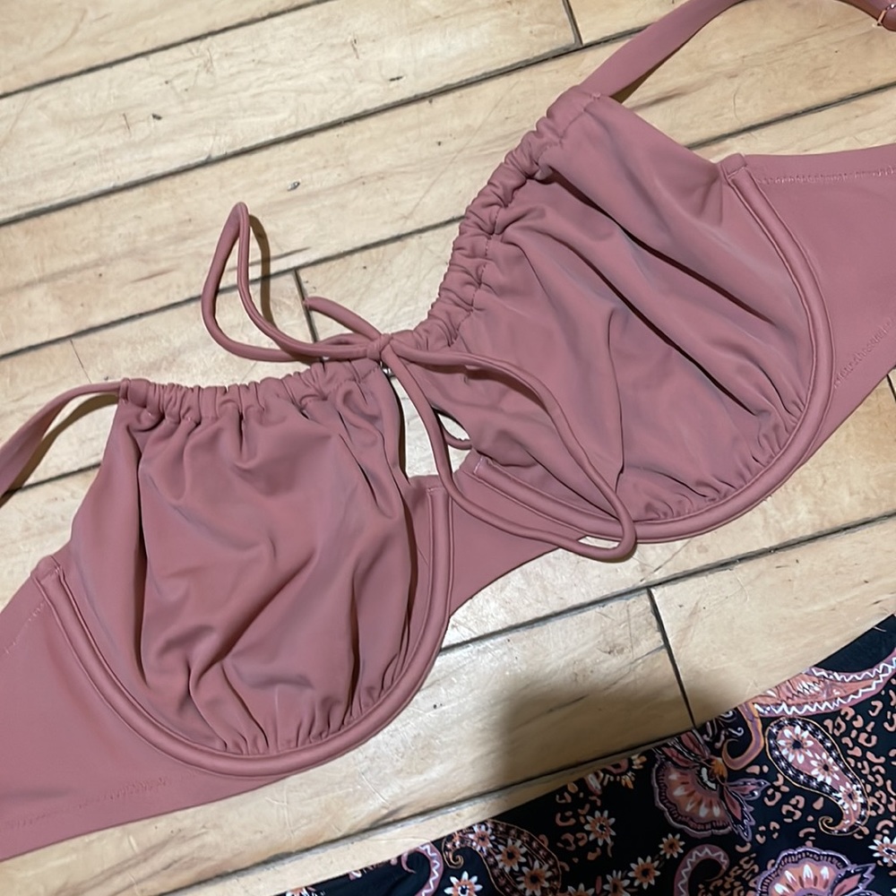 Bathing suit - Picture 2 of 4